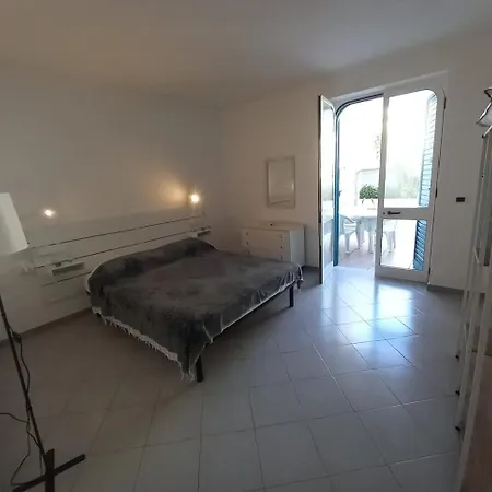Georgia House Apartmán Torre Suda